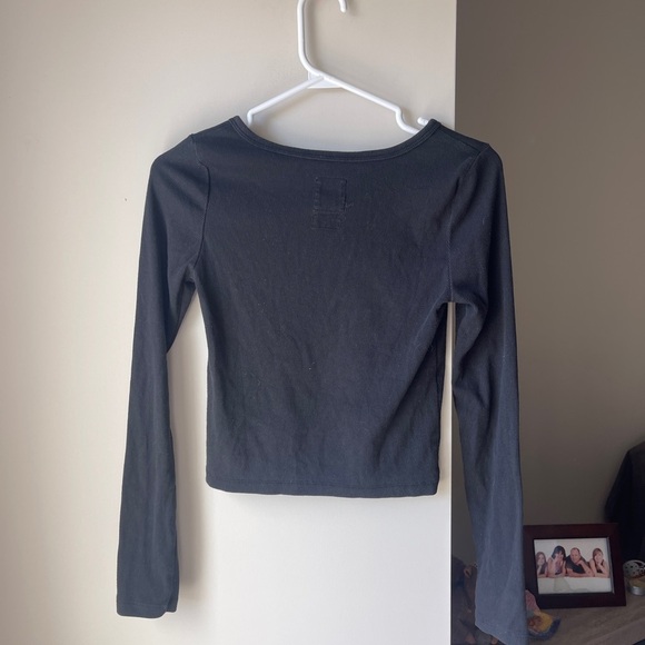 💙Buy 1 get 1 free💙 GAP Gray Long Sleeve Polo Crop Blouse - Picture 4 of 4